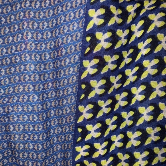 Bundle of four scarves - Picture 8 of 10